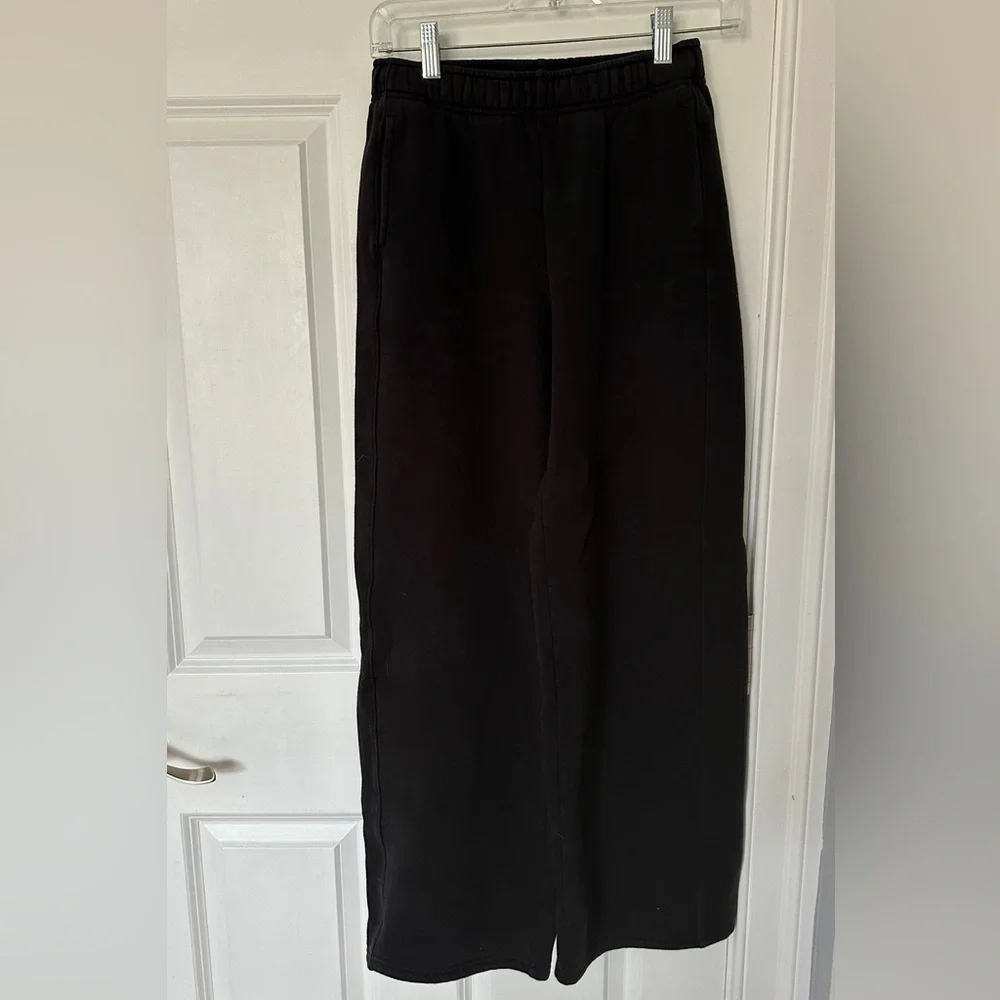 Black Wide-Leg Aerie Sweatpants - Picture 1 of 3